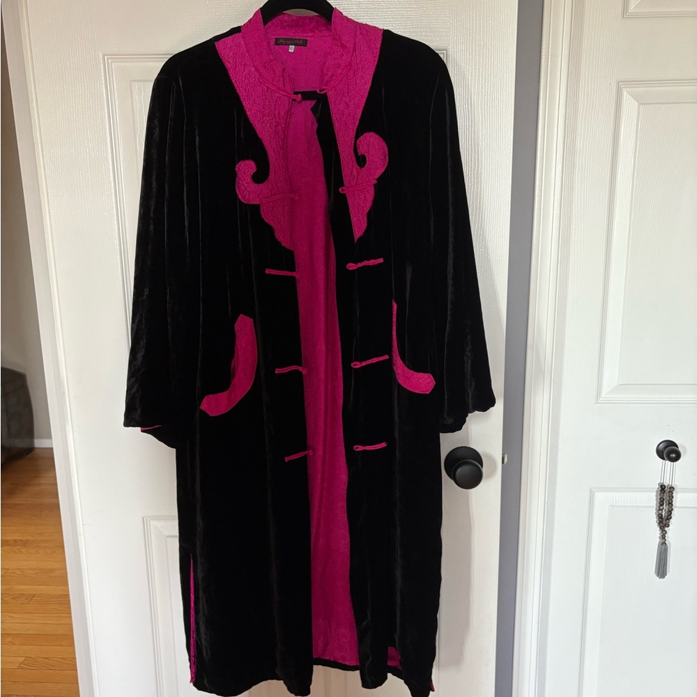 Elegant Black and Pink Women's Silk Velvet Coat